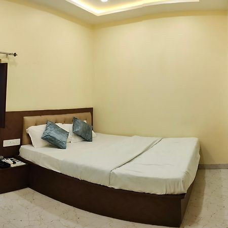Ganga Sparsh Hotel Varanasi Exterior photo