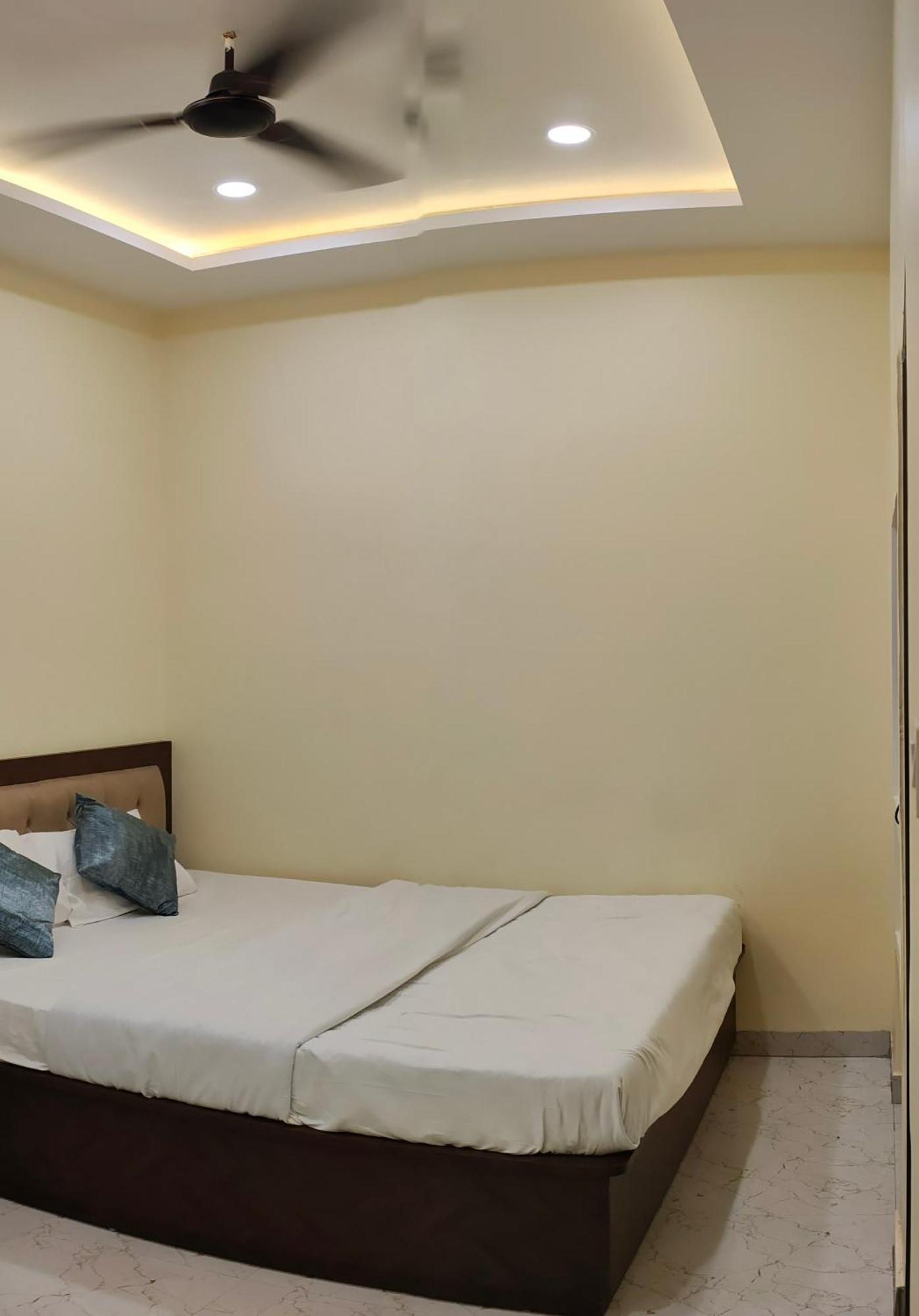 Ganga Sparsh Hotel Varanasi Exterior photo