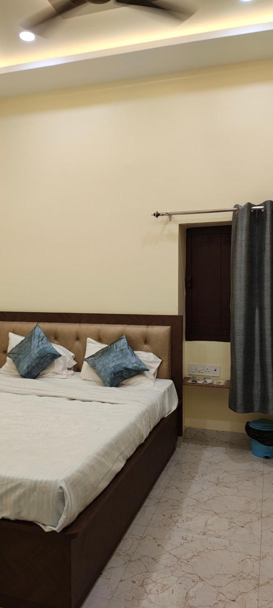 Ganga Sparsh Hotel Varanasi Exterior photo